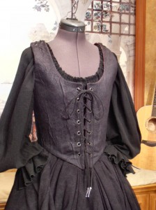 Medieval Renaissance Gothic Wench Witch Bodice Corset Skirt Gown Dress Black Purple Costume