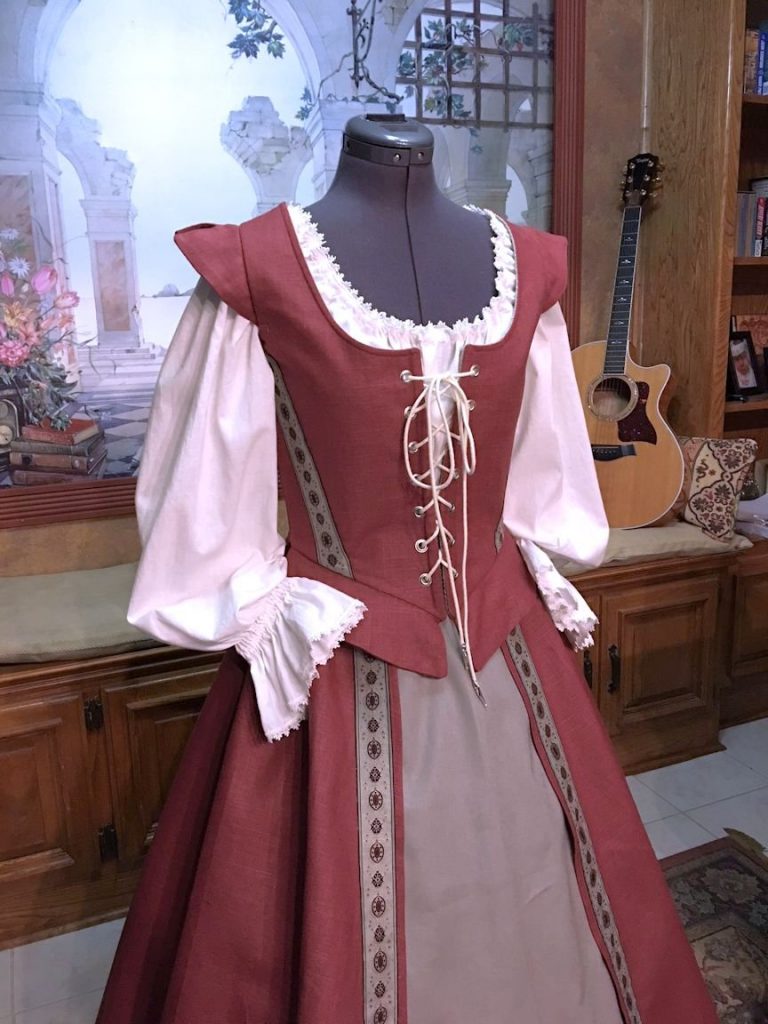 Cavalier Lady Gown | Faire Finery