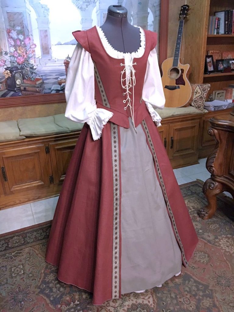 Cavalier Lady Gown | Faire Finery