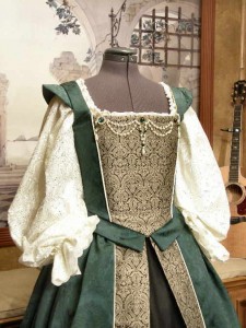Renaissance Elizabethan Court Nobility Gown Dress 