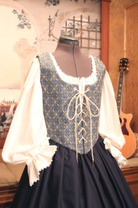 Renaissance Bodice Skirt Dress Gown Corset Costume Maiden Wench Medieval Garb